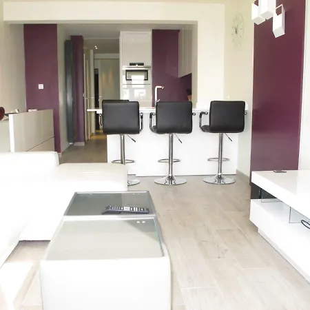 아파트 Bella Vista First Class
